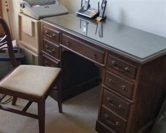 Desk (glass top) 30 x 43 x 22 with chair