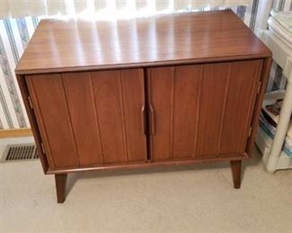 Side cabinet/buffet 25 x 30 x 17