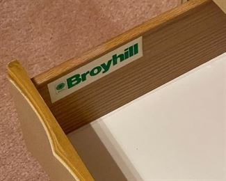 Broyhill Dresser w/ antiqued two-tone finish, 3 smooth-sailing drawers.