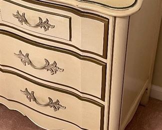 Thomasville Furniture Mid-century French Provincial Dresser & Mirror (1962); Neutral color with solid wood frame and brass hardware. GREAT CONDITION!!!