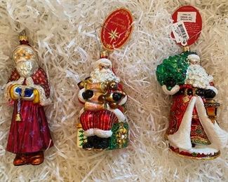 Christopher Radko:
19)Father Christmas 36.
20)”Presently Resting” 48.
21)”Carrying the Magic” (signed) 50.
