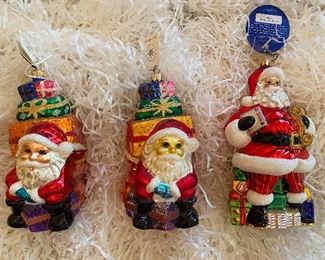 Christopher Radko
31)”Piled High Santa” 50.
32)”Piled High Santa” 50.
33)”Checking it Twice” 55.