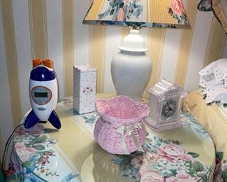 Accent Table & Lamp!