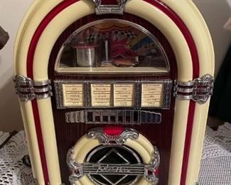 Crosley Juke Box Radio/Cassette Player!