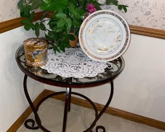 Wrought Iron/Glass Side Table!