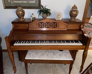 Grinnell Brothers Detroit Piano!
