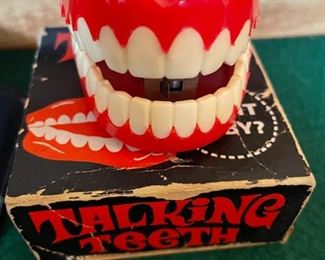 Vtg Talking Teeth!