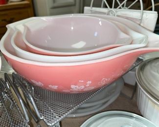 Pyrex Gooseberry Pink Bowls!