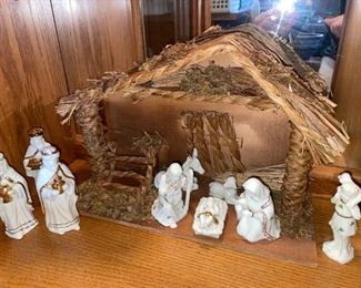 Lefton Irish Nativity Set & Stable!