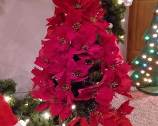Lighted Christmas Poinsettia Tree!