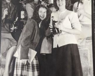 Vintage Photo: Women, Lost Week Inn