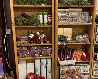 Bookcases, premium artificial mistletoe, Christmas ornaments, birchwood