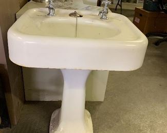 Porcelain pedestal sink