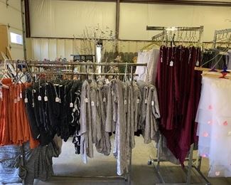 Large assortment of round table tablecloths