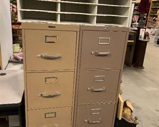 Two 4 drawer file cabinets, two 2 drawer file cabinets, filing organizer 