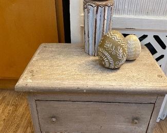 Small Primitive with 2 drawers