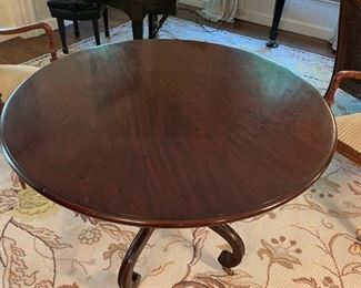 Dessin Fournir Game Table. Measures 42" D. Photo 2 of 3.