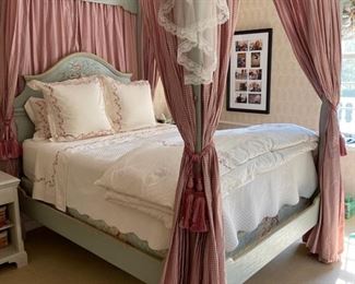 The Farmhouse Collection Inc. Handcrafted Su-Su Full Size Canopy Bed with Cowtan & Tout "Chelsea Plaid" Fabric & Fitted Mattress Cover. Photo 3 of 5.