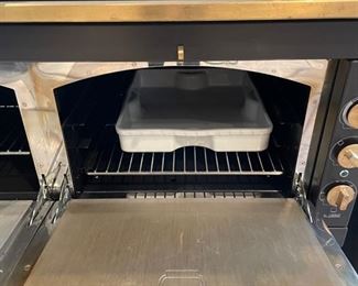 La Cornue Chateau 120 Range. Gas. 5 Burners. Measures 48" W x 31" D (27.5" from oven to wall when installed). Photo 5 of 10.