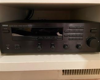 Yamaha RX-495 Receiver.