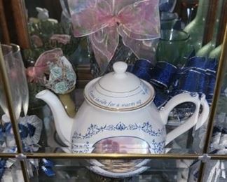 Thomas Kinkade Tea pot