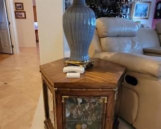 Side table display