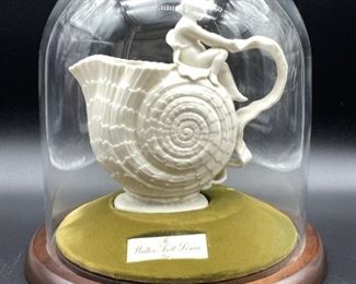 WALTER SCOTT LENOX VASE IN GLASS DOME