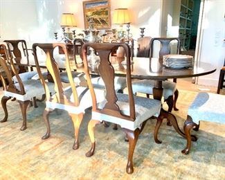 Hepplewhite Dining Table with Queen Anne Chairs