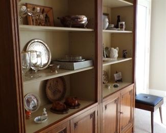 2 piece curio cabinet/bookcase