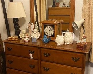 Dresser w/Mirror