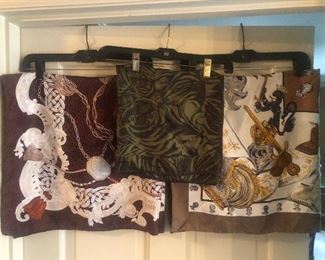 Gianfranco Ferre scarves
Yves Saint Laurent scarf