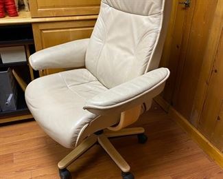 Danish leather office chair (needs cleaning)