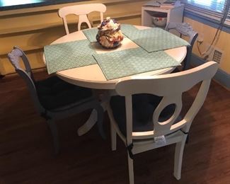 Table / 3 Chairs (white) $ 114.00