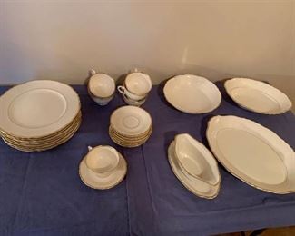 Old ivory Syracuse China 29 pieces