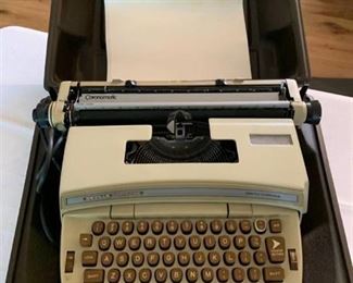 Smith Corona Coronamatic typewriter in case