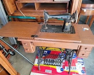 Singer Sewing Machine and table 