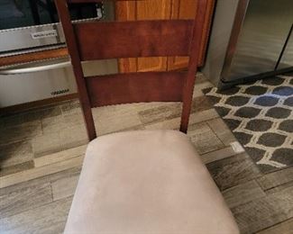 4 dining room chairs white seat $120