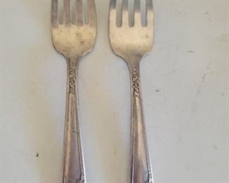 2 Vintage Tudor forks Oneida Community silver plate $4