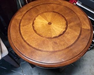 Round table with 1 drawer $40