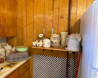 Various kitchen wares