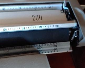 Smith-Corona SCM 200 ~Portable Electric Typewriter w/Case