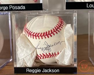 REGGIE JACKSON Signed Baseball