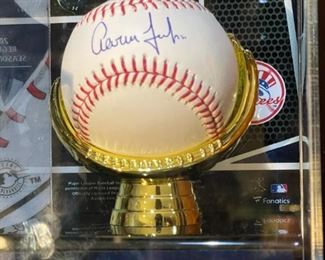 AARON JUDGE Signed Baseball in Rookie of the Year Stand