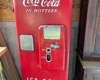 COCA COLA/COKE Vending Machine-Cavalier C51
