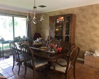 Dining table and chairs from universal 