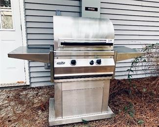 FIRE MAJIC GRILL. INFRARED. USED ONLY ONCE. WORKS GREAT!! $2000
