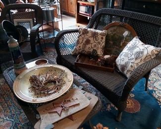 Wicker Loveseat, Chair & Coffee Table (like new)