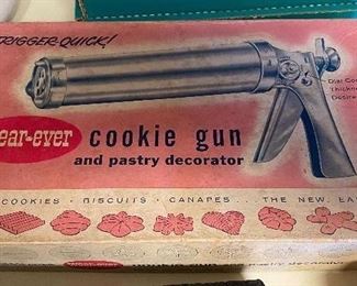 Wearever Cookie Gun in Box