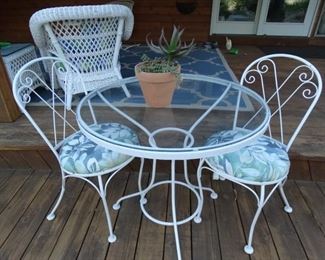 Bistro Table and 2 Chairs