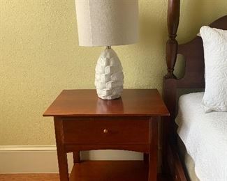 lot 24- end table $50